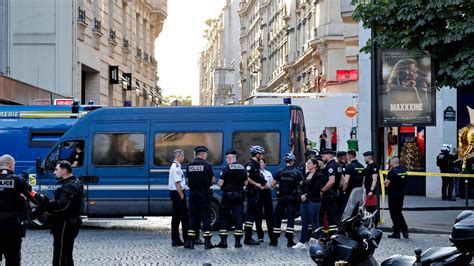 Attaque au couteau à Paris : l’agresseur soupçonné du  .